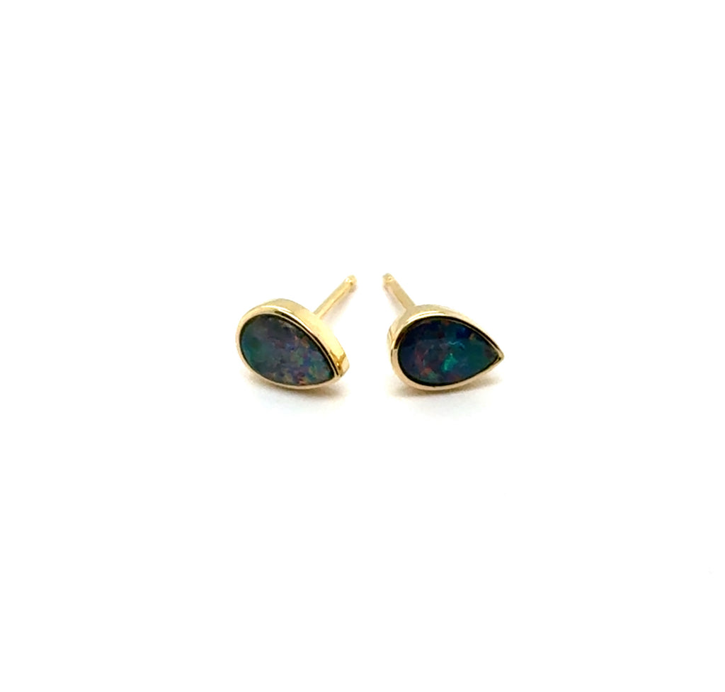 14kt Yellow Gold Opal Stud Earrings