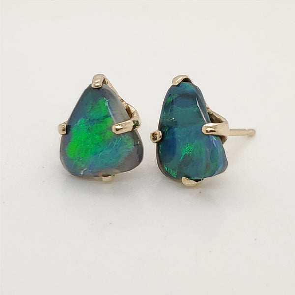 14kt Yellow Gold Opal Stud Earrings
