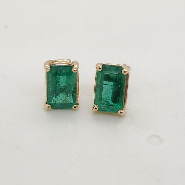 14kt Yellow Gold Emerald Stud Earrings