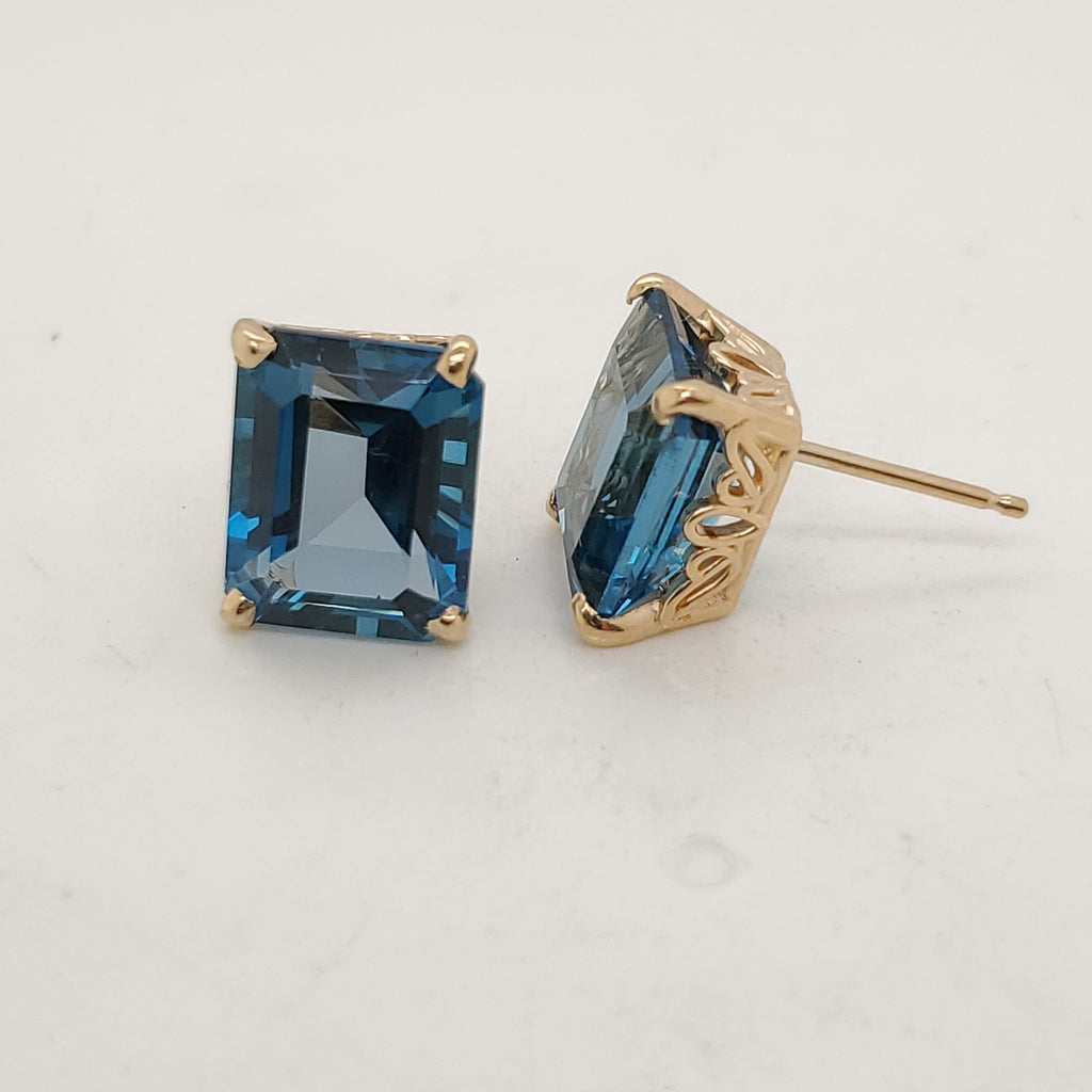 14kt Yellow Gold London Blue Topaz Stud Earrings