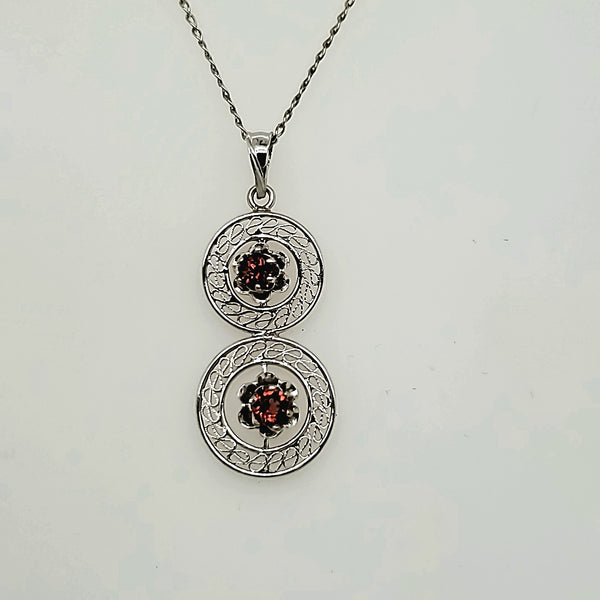 Late Victorian Early Art Deco 14kt White gold and Garnet Pendant Necklace