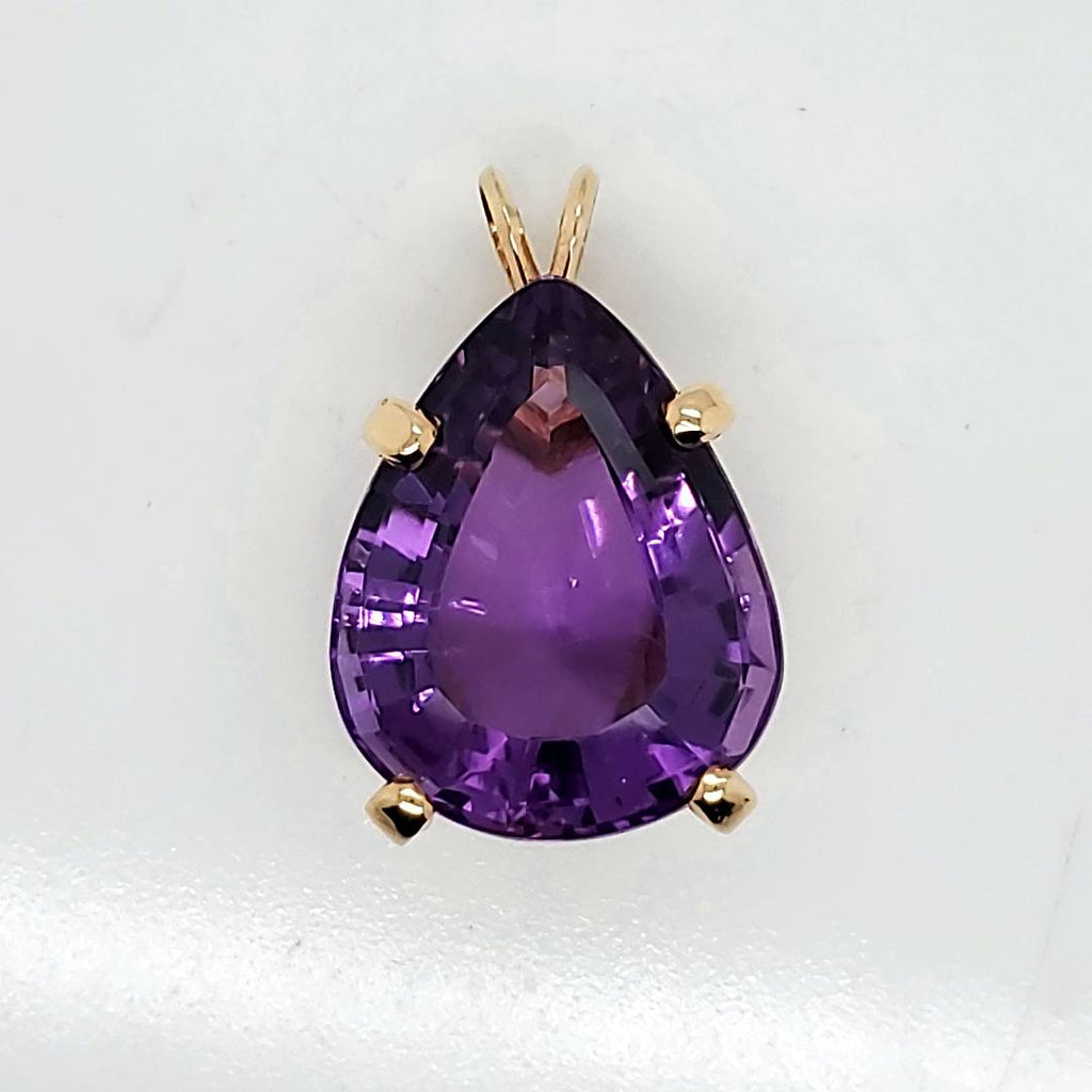 14kt Yellow Gold 31 Carat Amethyst Pendant