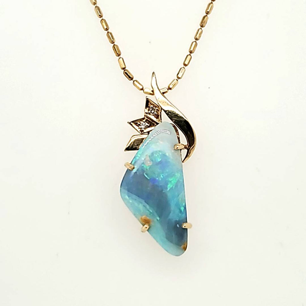 14Kt Yellow Gold Opal And Diamond Pendant Necklace