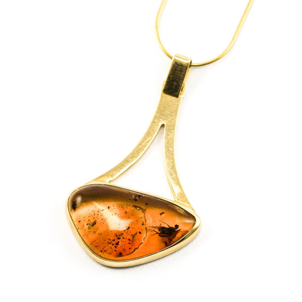 14Kt Yellow Gold Amber Necklace With Enclosed Bug