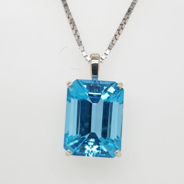 14kt White Gold Blue Topaz Pendant Necklace