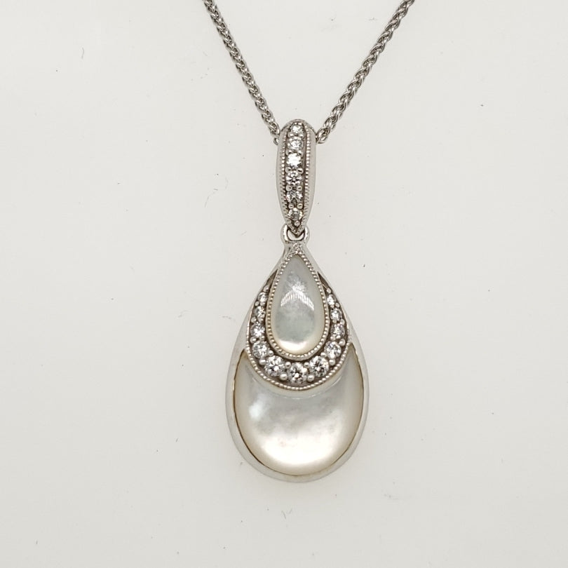 14Kt White Gold Kaban Mother Of Pearl and Diamond Pendant