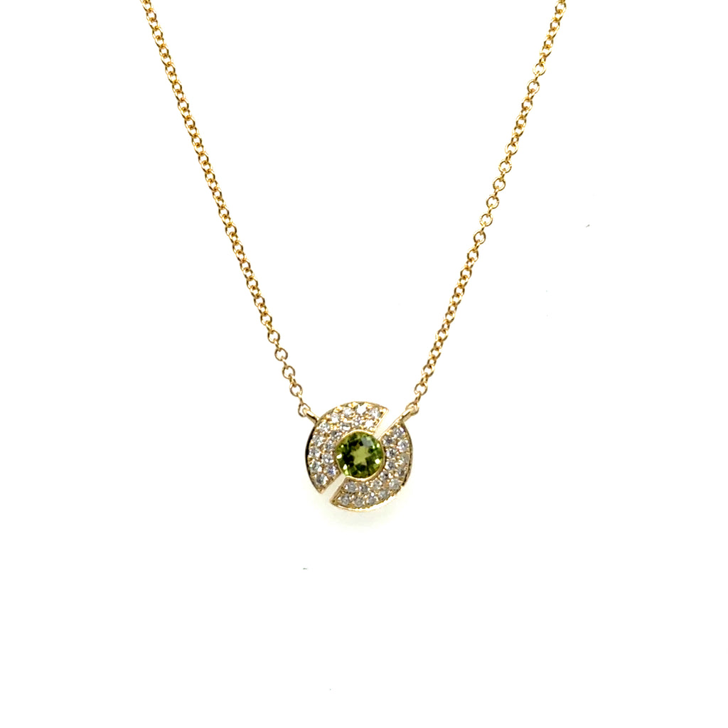 0.44 Ctw14Kt Yellow Gold Circular Peridot And Diamond Necklace