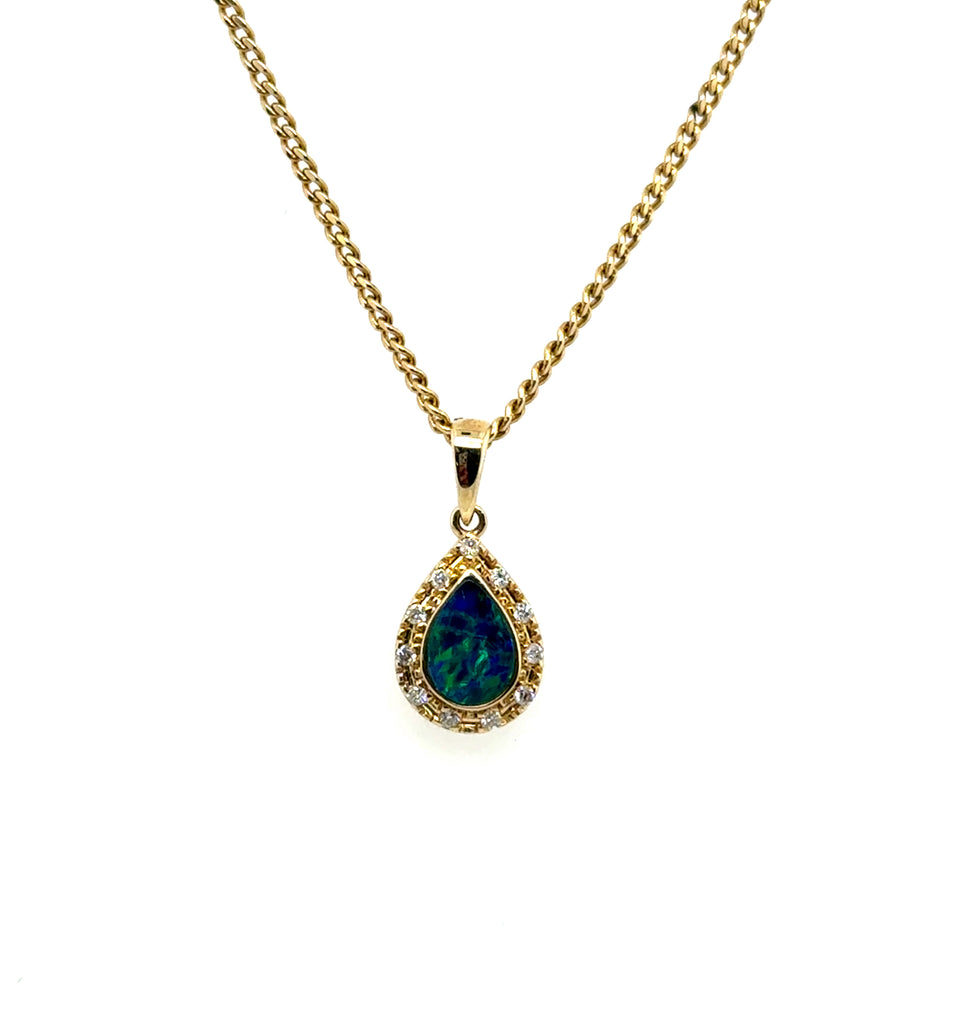 0.52 Cttw 14kt Yellow Gold Opal And Diamond Necklace