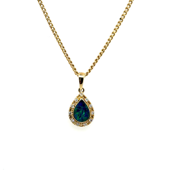 0.52 Cttw 14kt Yellow Gold Opal And Diamond Necklace