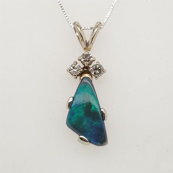 14Kt White Gold Opal And Diamond Pendant Necklace