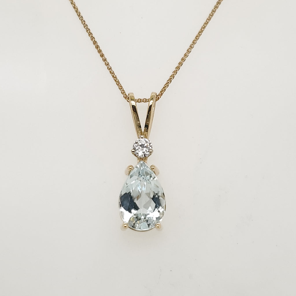 14kt Yellow Gold Aquamarine and Diamond Pendant Necklace