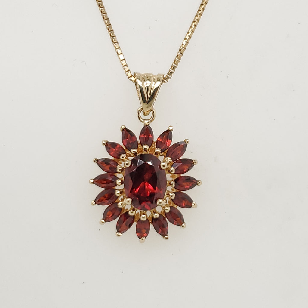 10kt Yellow Gold Garnet Pendant Necklace