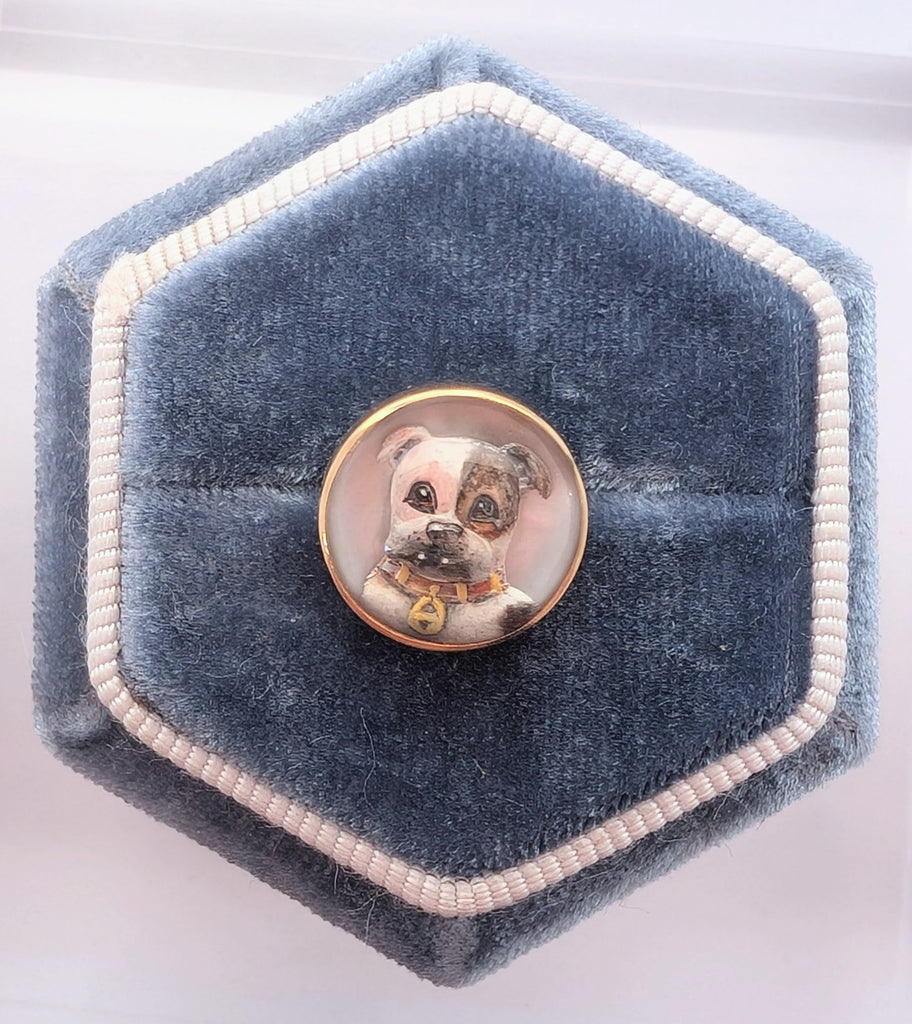 14K Yellow Gold Vintage Bulldog ""Essex Crystal"" Quartz and Mother-of-Pearl Charm