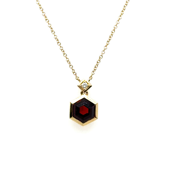 14kt Yellow Gold 1.77Ct Hexagon Garnet Necklace