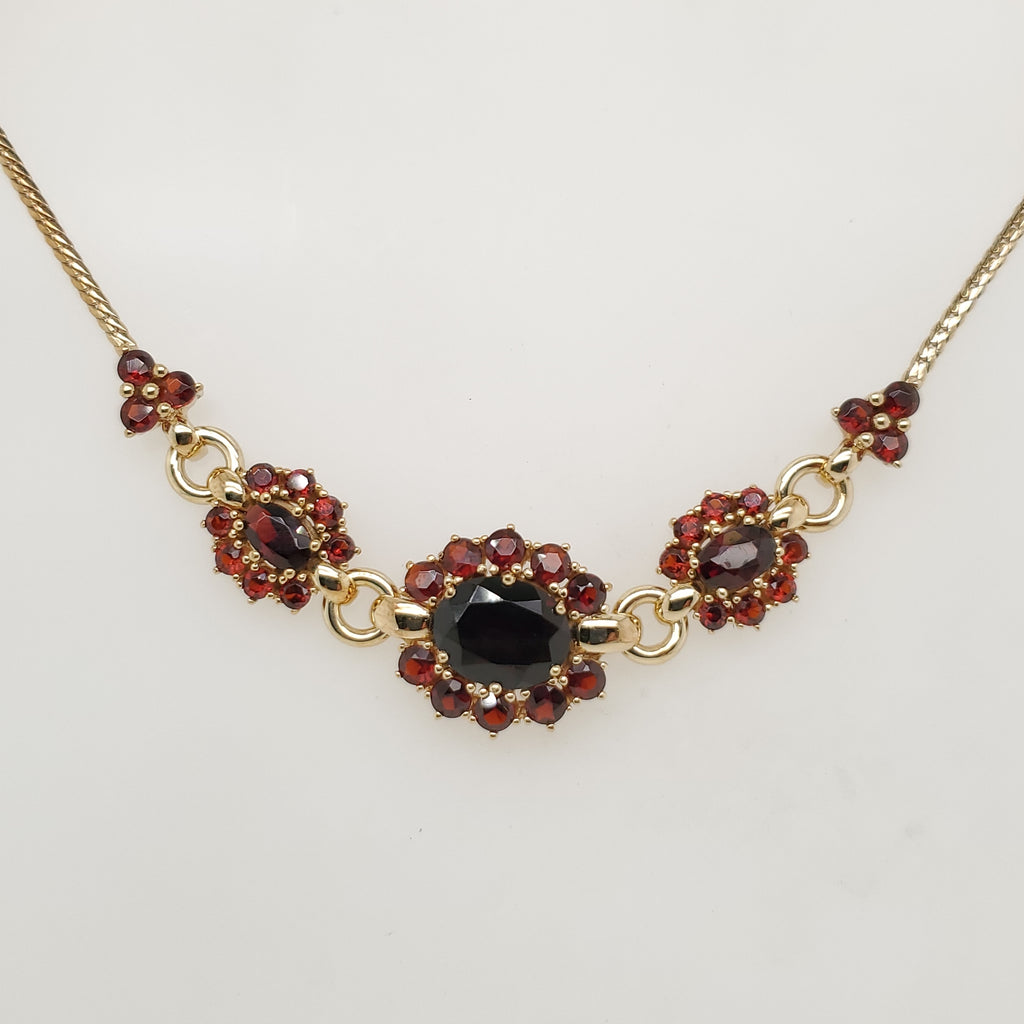 14kt Yellow Gold Garnet Neckalce