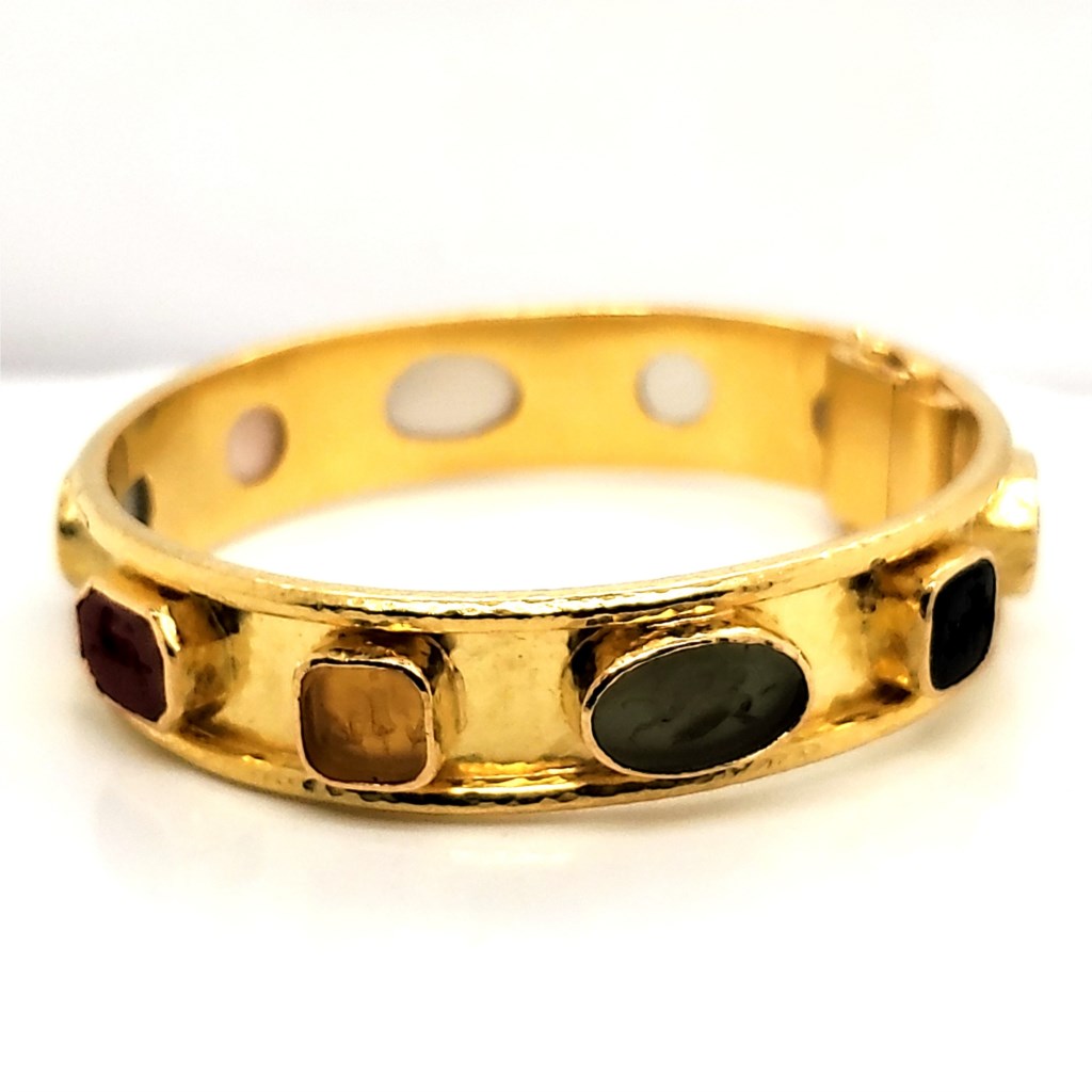 Pre-owned Elizabeth Locke 19kt Yellow Gold Intaglio Bangle Bracelet