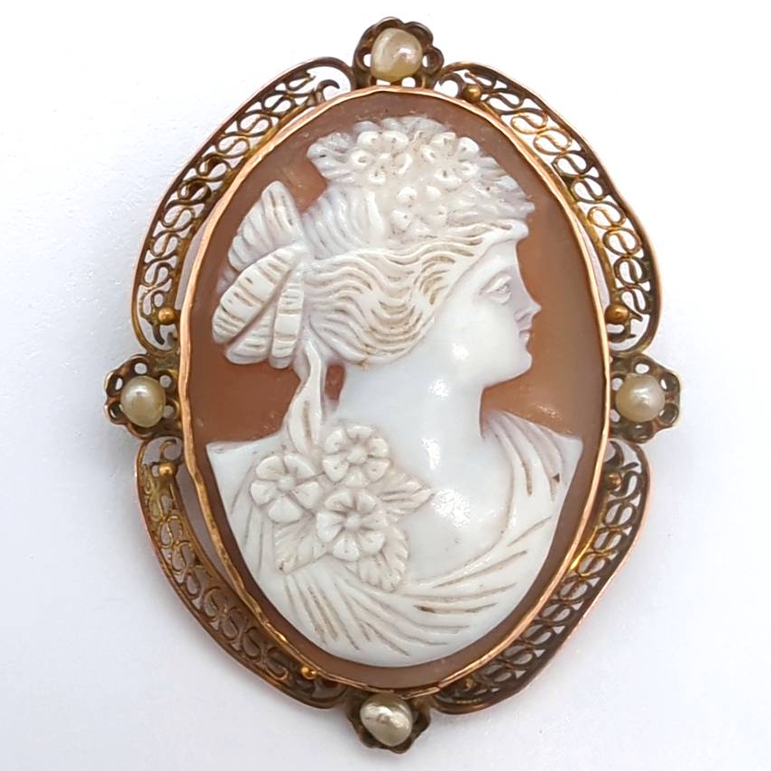 Victorian Shell Cameo Brooch/Pendant