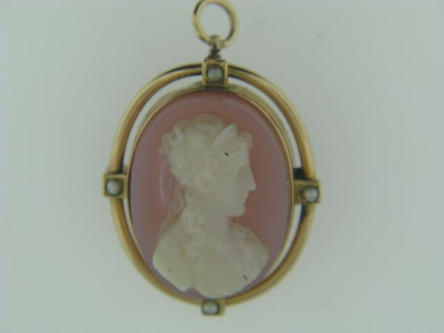 Victorian Carved Agate Cameo Brooch/Pendant
