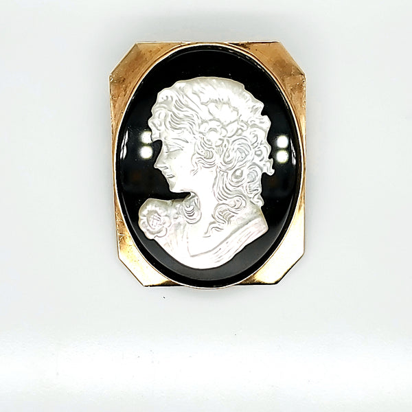 Vintage mid-century 14kt yellow gold onyx and mother of pearl cameo