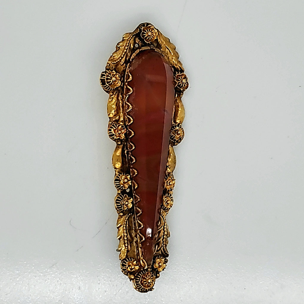 Mid-Victorian 18Kt Yellow Gold And Agate Brooch