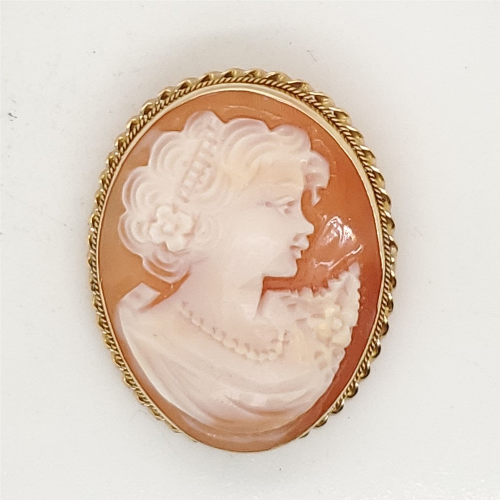 Vintage 14Kt Yellow Gold Carved Shell Cameo Pendant Brooch