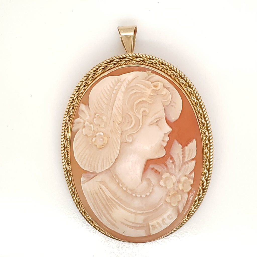 Vintage 14Kt Yellow Gold Carved Shell Cameo Pendant Brooch