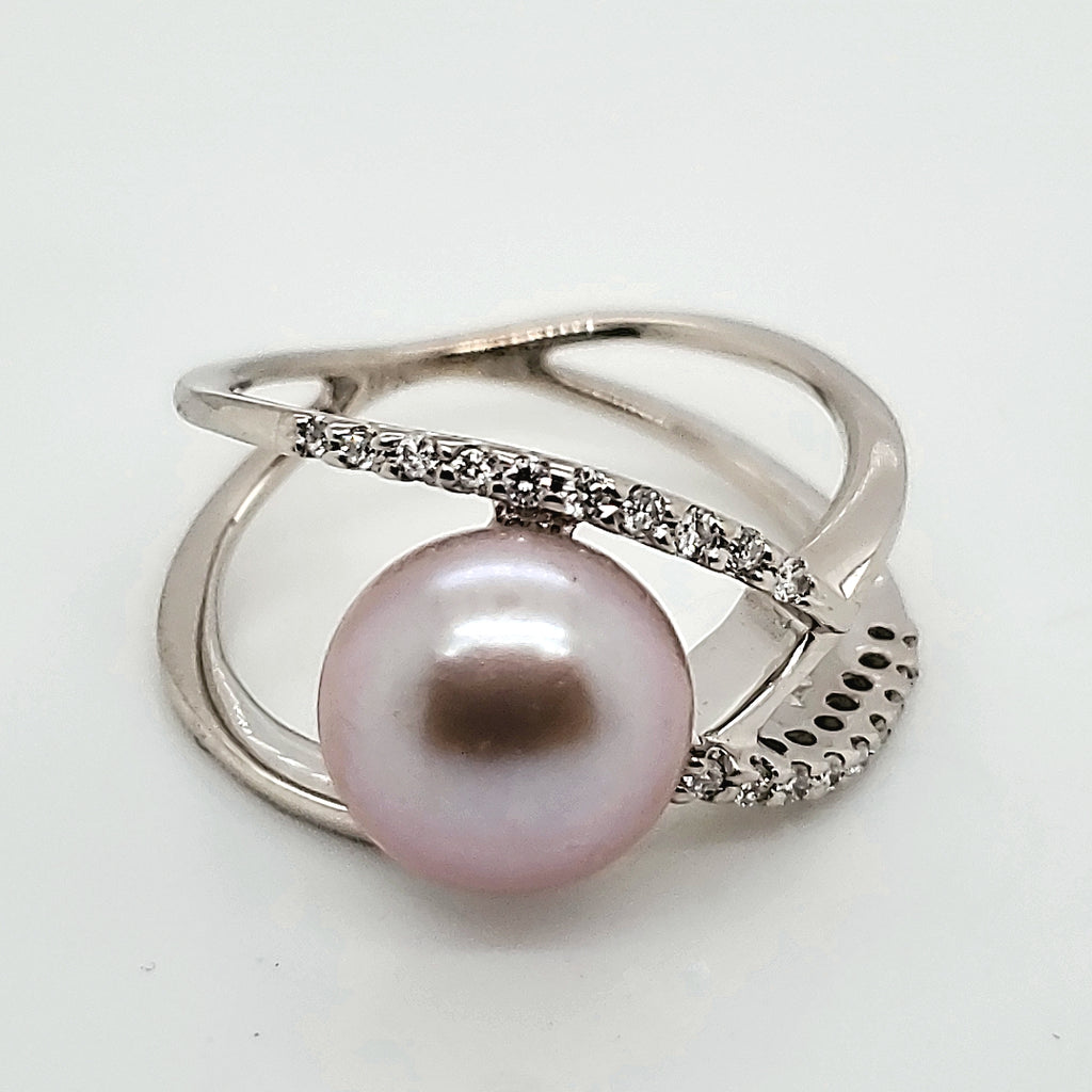 14kt White Gold Fresh Water Pearl and Diamond Ring
