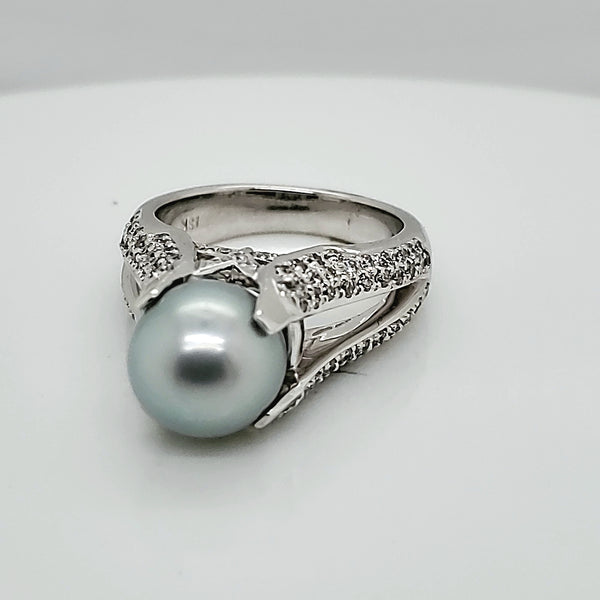 18kt White Gold South Seas Pearl and Diamond Ring