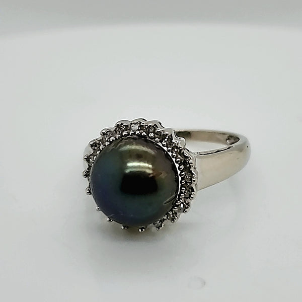 10kt White Gold Black Pearl and Diamond Ring