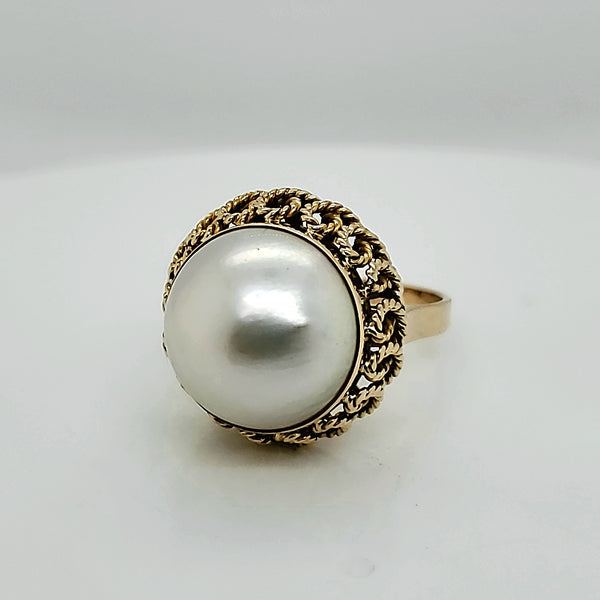 14kt Yellow Gold Mobe Pearl Ring