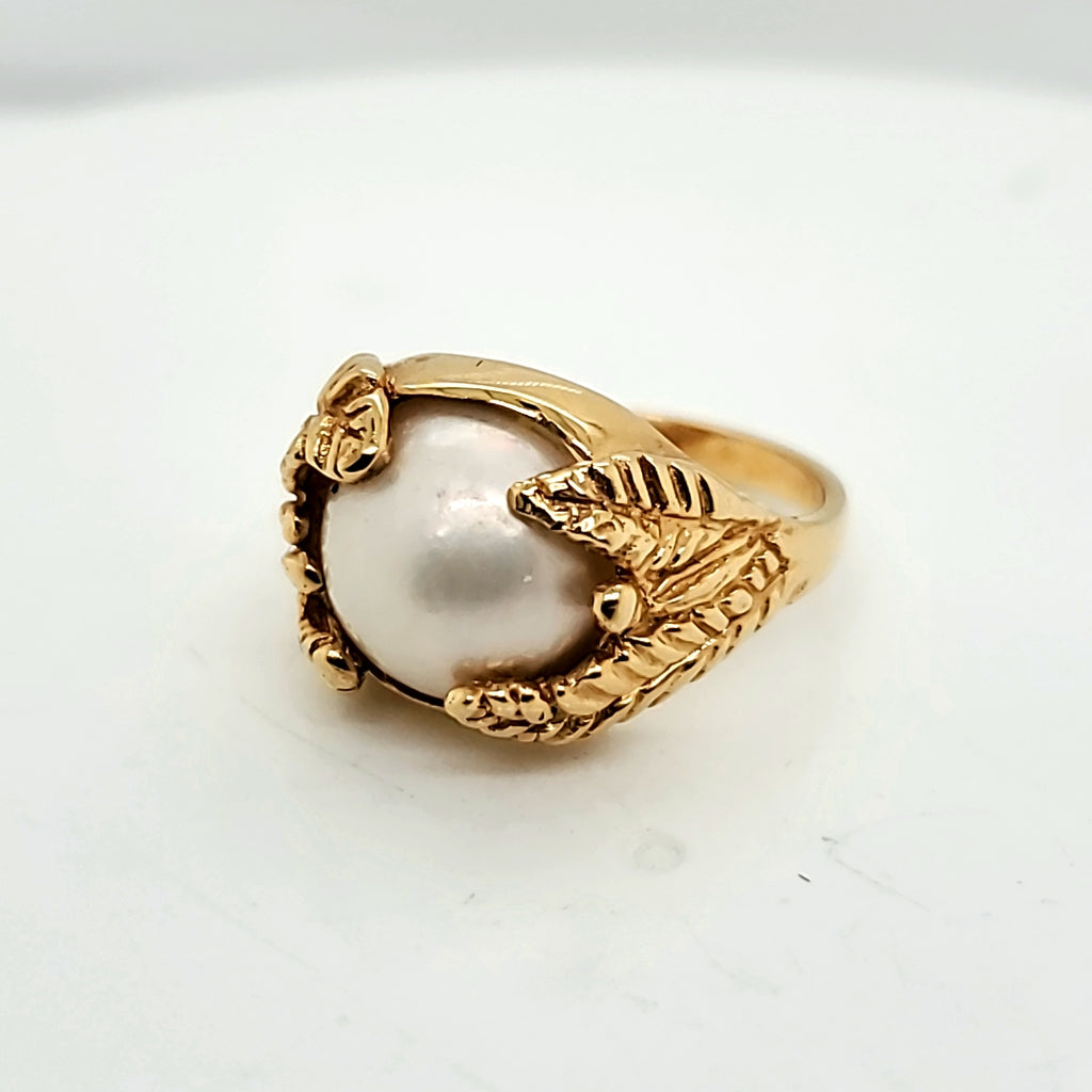 14kt Yellow Gold MNobe Pearl Ring