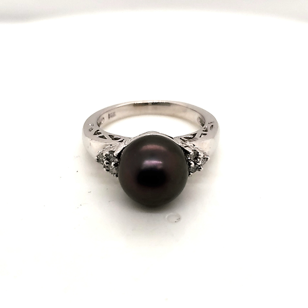 14Kt White Gold And Diamond Tahitian Pearl Ring