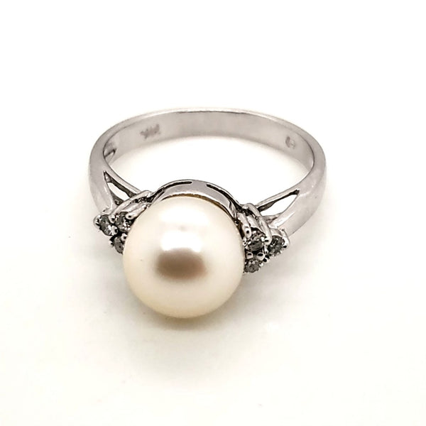 14kt White Gold Pearl and Diamond Ring