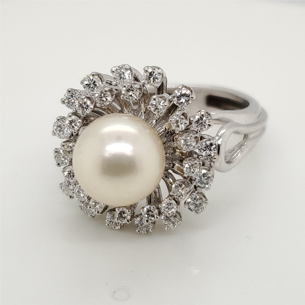 14kt White Gold Pear and Diamond Ring