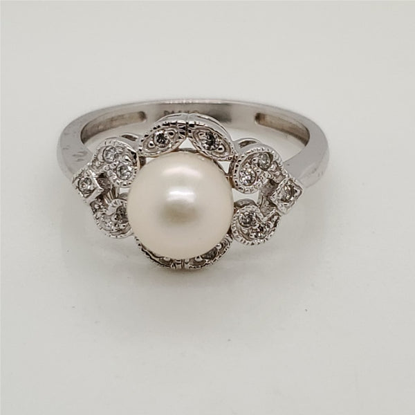 14kt White Gold Pearl and Diamond Ring