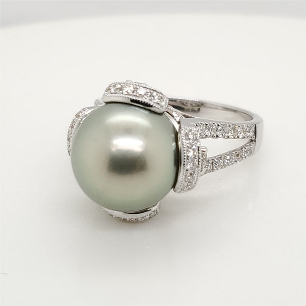 14Kt White Gold And Diamond Tahitian Pearl Ring