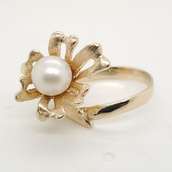 14Kt Yellow Gold Pearl Ring