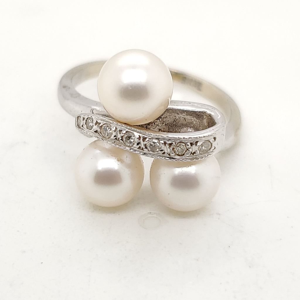 14kt White Gold Akoya Pearl and Diamond Ring