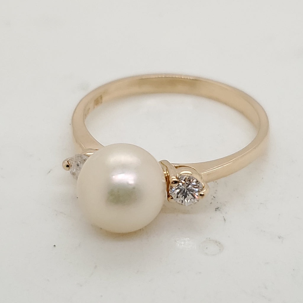 14kt YellowGold Pearl and Diamond Ring