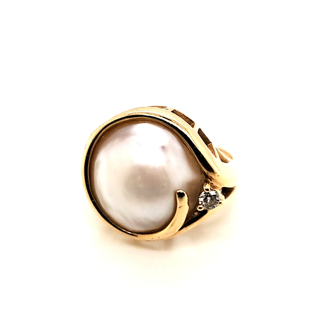 14kt Yellow Gold Mobe Pearl Ring