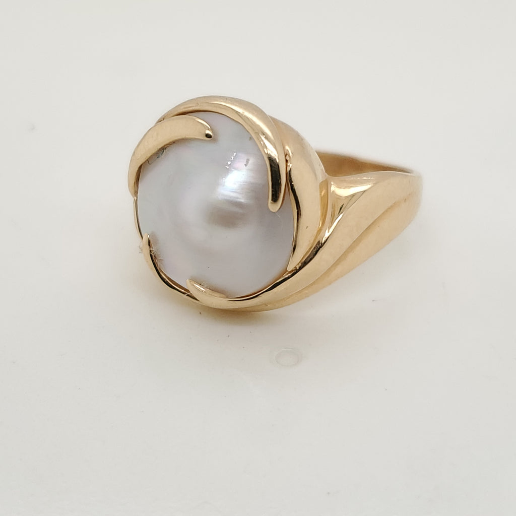 14kt Yellow Gold Mabe Pearl Ring