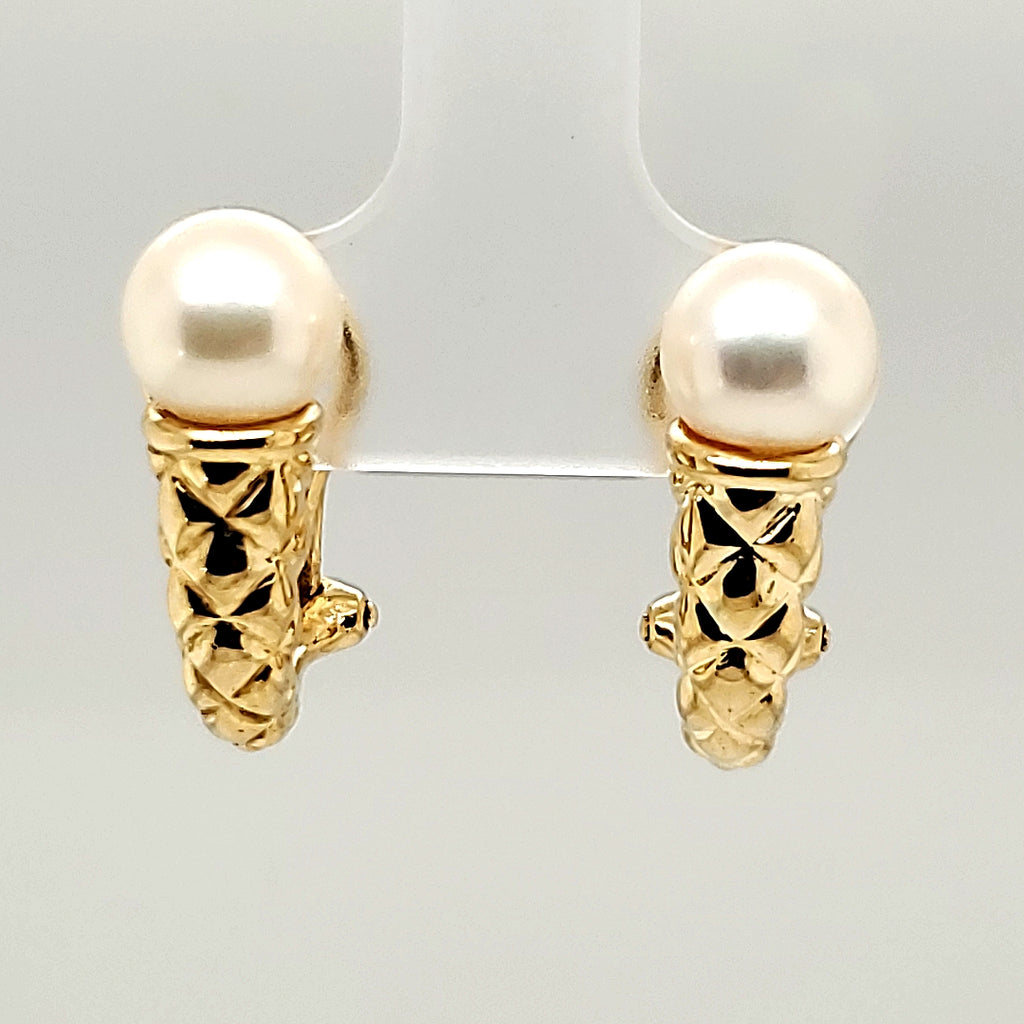 18kt Yellow Gold Pearl earrings