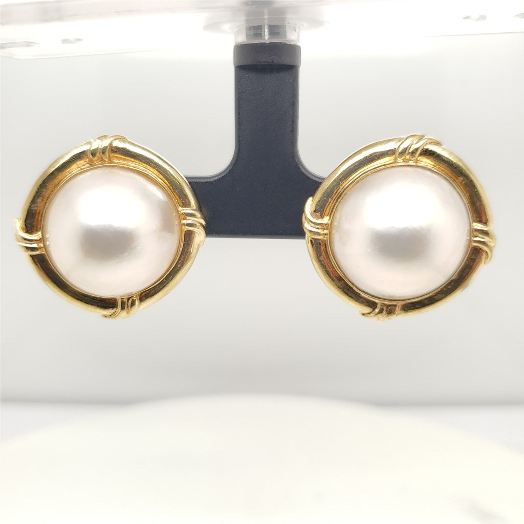 14Kt Yellow Gold Mobe Pearl Earrings