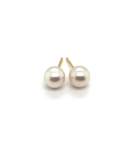14kt Yellow Gold Pearl Studs.