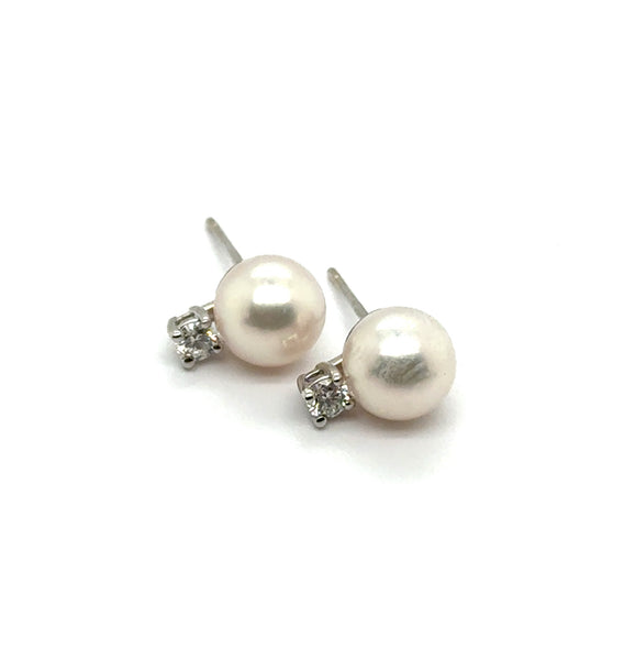 18kt White gold Pearl and Diamond Stud Earrings