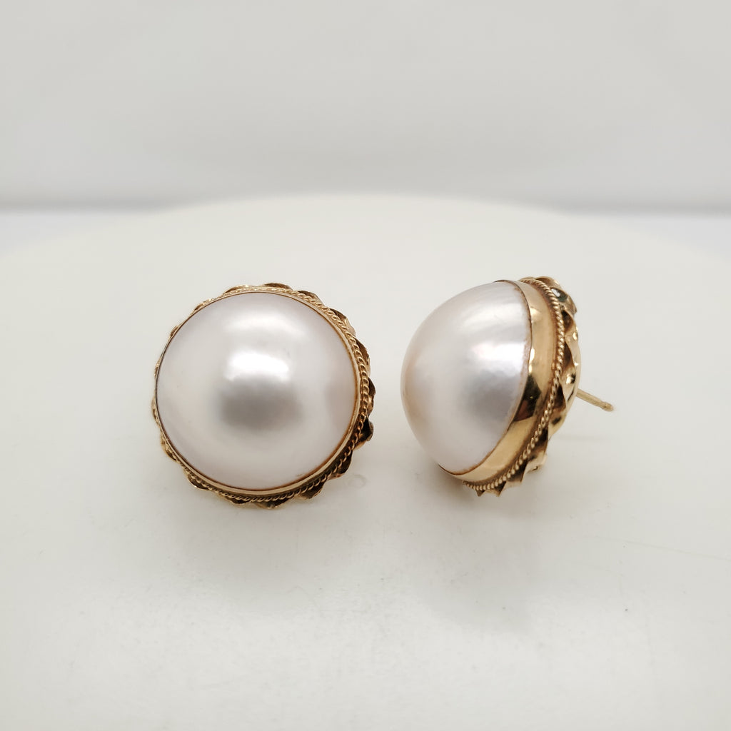 14Kt Gold Mobe Pearl Earrings