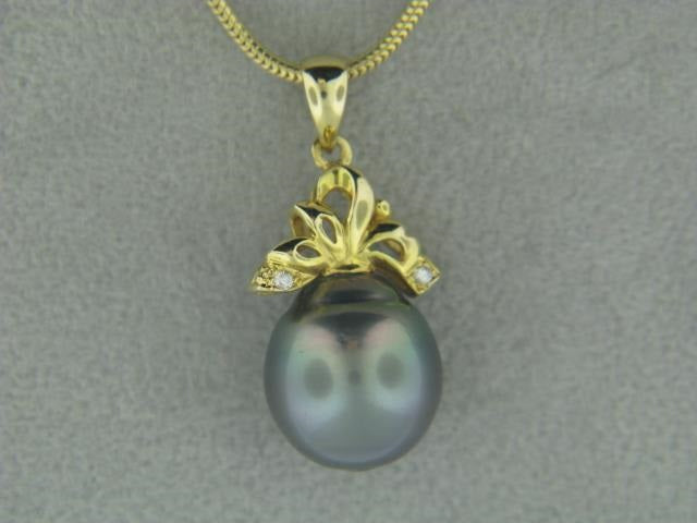 18Kt Yellow Gold Tahitian Pearl And Diamond Pendant