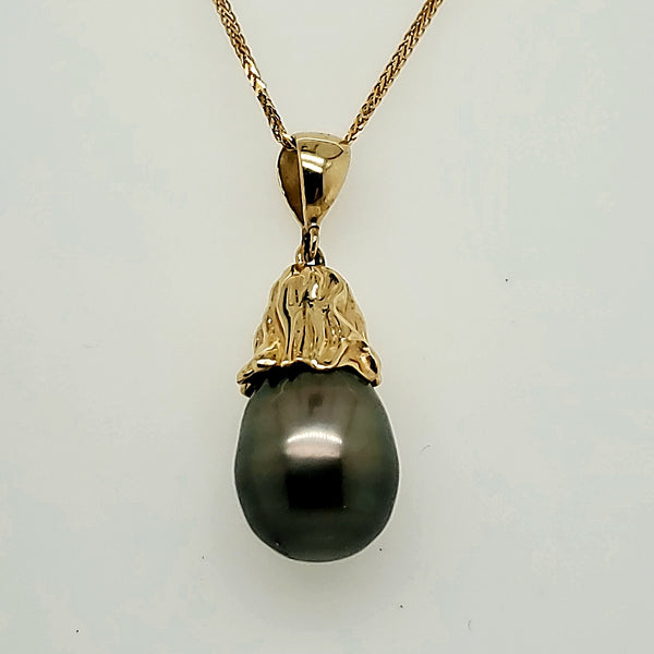 14kt yellow gold Tahitian pearl pendant necklace