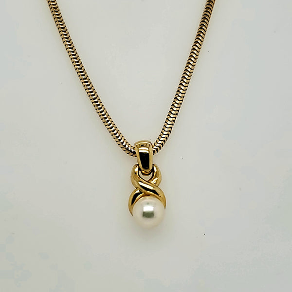 Mikimoto 18kt Yellow Gold Pearl Pendant Necklace