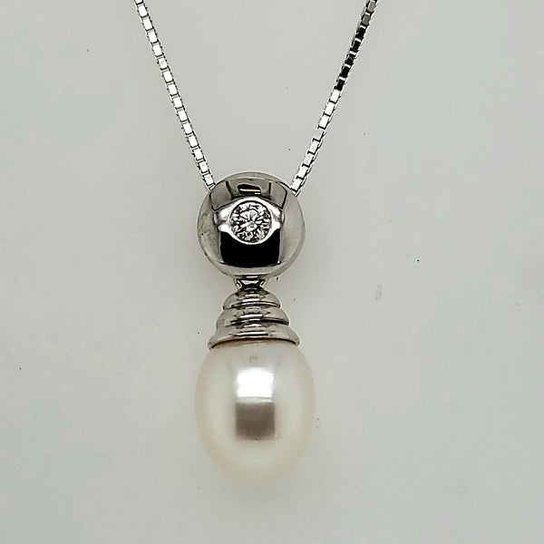 14kt White Gold Pearl and Diamond Pendant Necklace